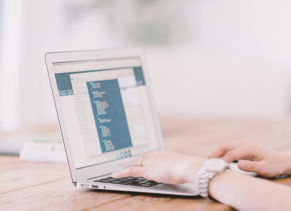 woman writing content