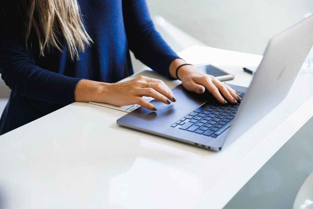 woman writing content